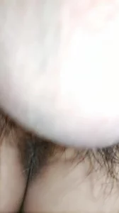 看着老婆和别人调情. 只是看就能看的自己梆硬。